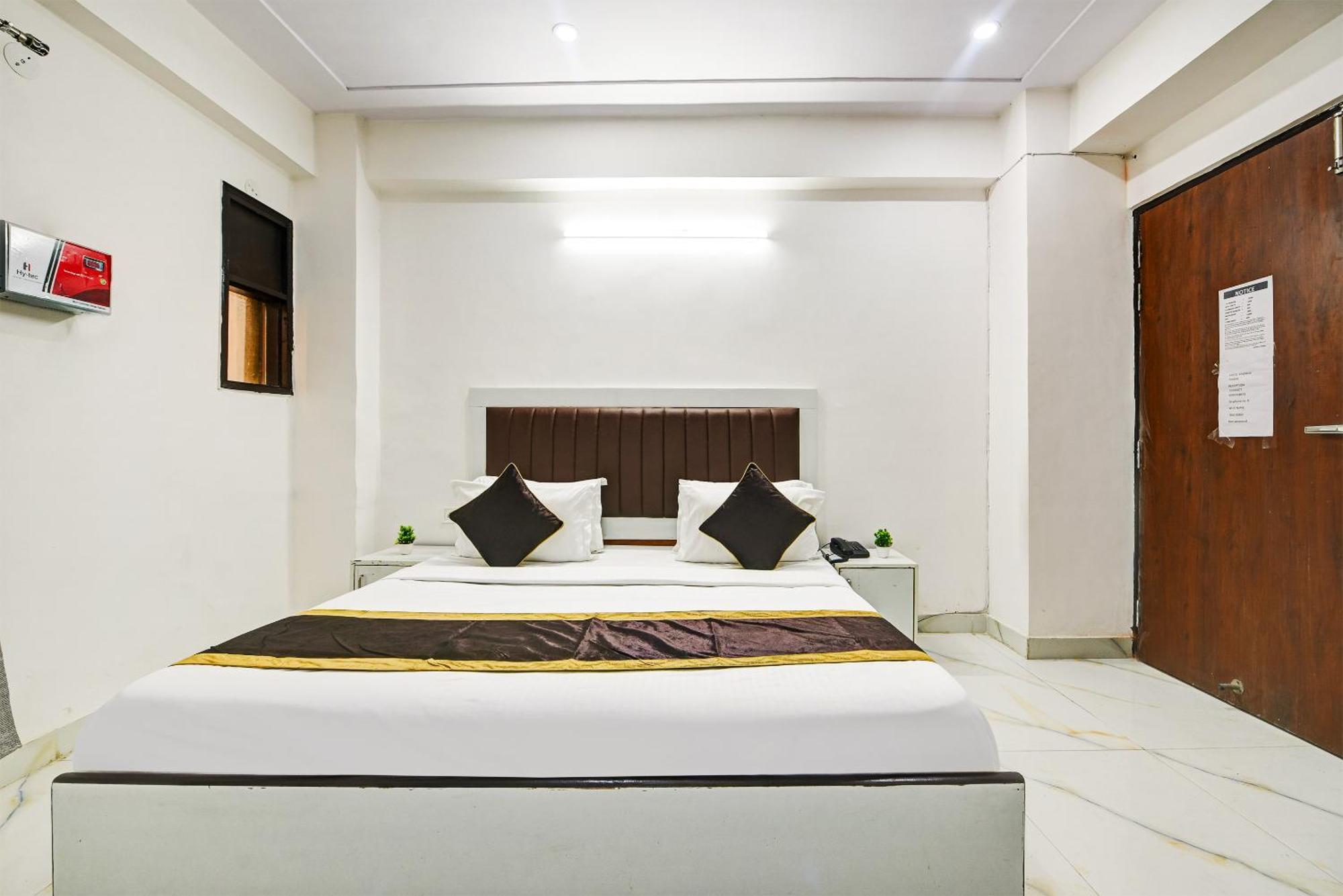 Hotel Krishna Tower Delhi  Exterior photo