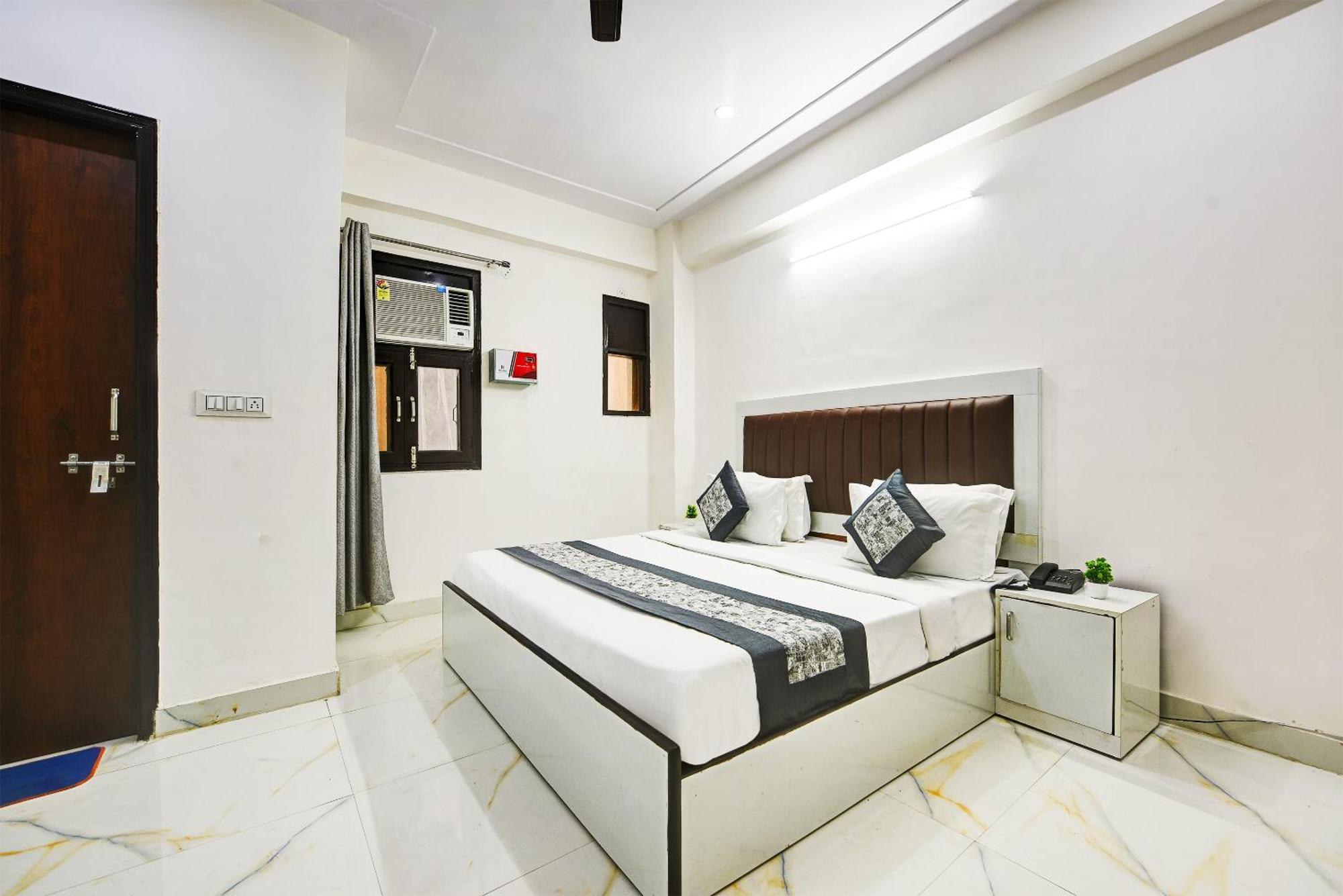 Hotel Krishna Tower Delhi  Exterior photo