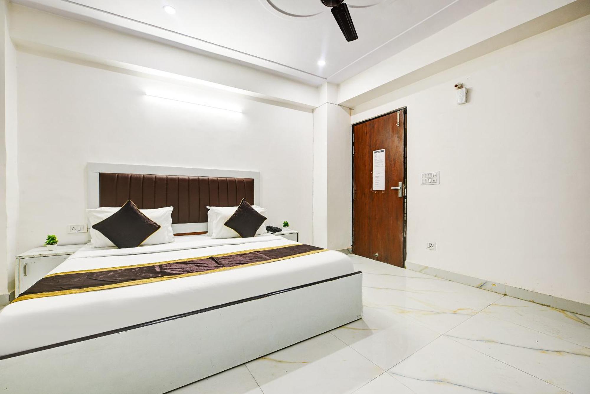 Hotel Krishna Tower Delhi  Exterior photo