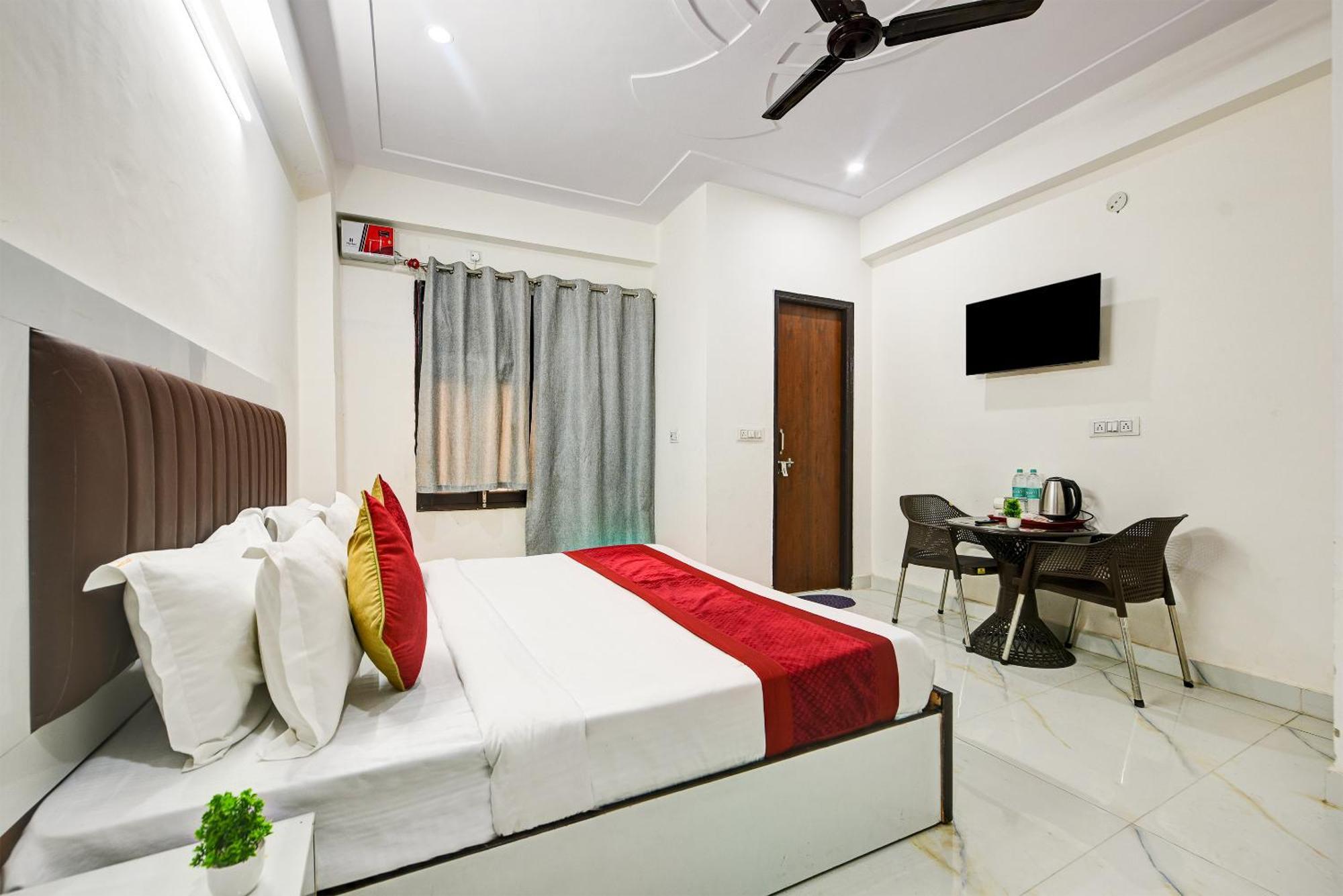 Hotel Krishna Tower Delhi  Exterior photo