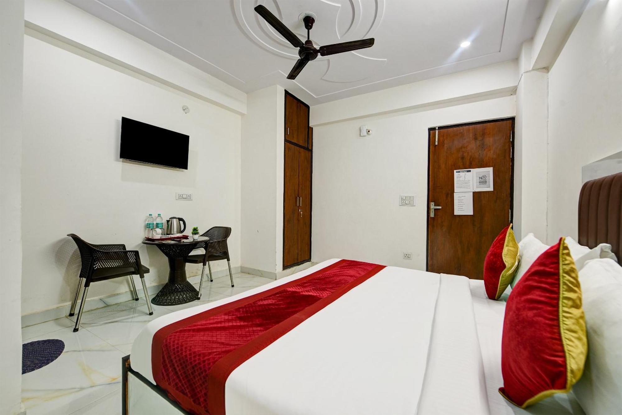 Hotel Krishna Tower Delhi  Exterior photo