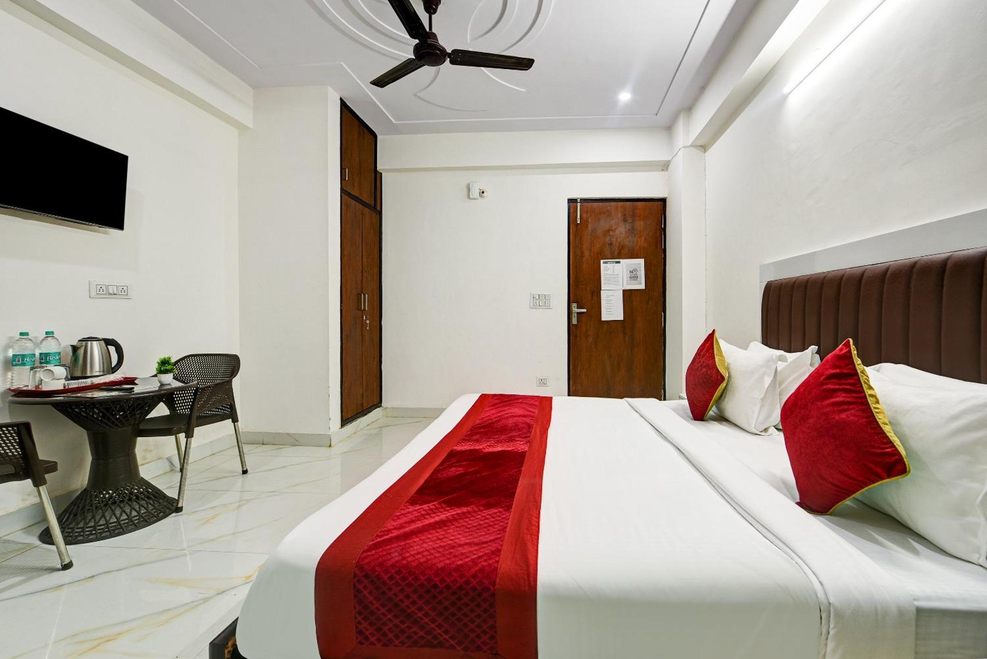 Hotel Krishna Tower Delhi  Exterior photo