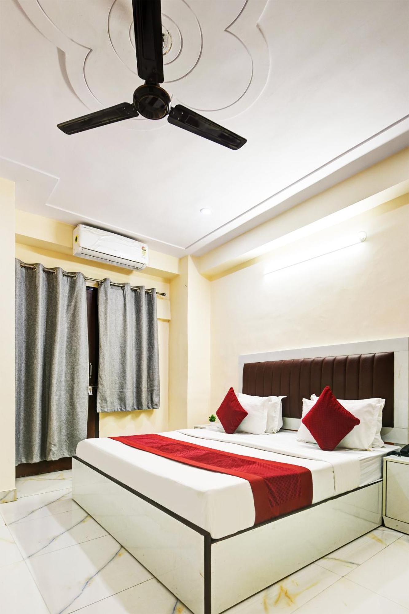 Hotel Krishna Tower Delhi  Exterior photo