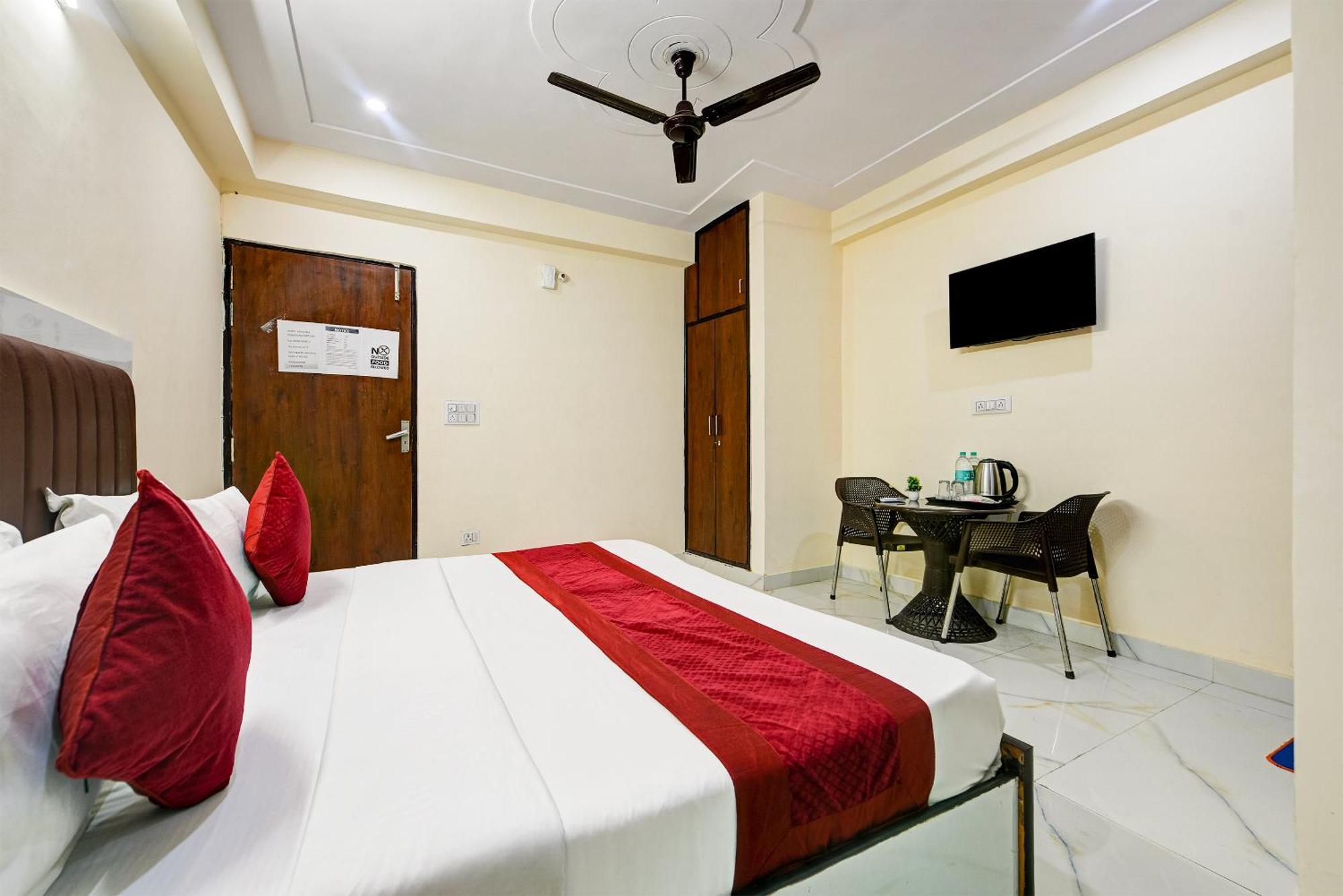 Hotel Krishna Tower Delhi  Exterior photo