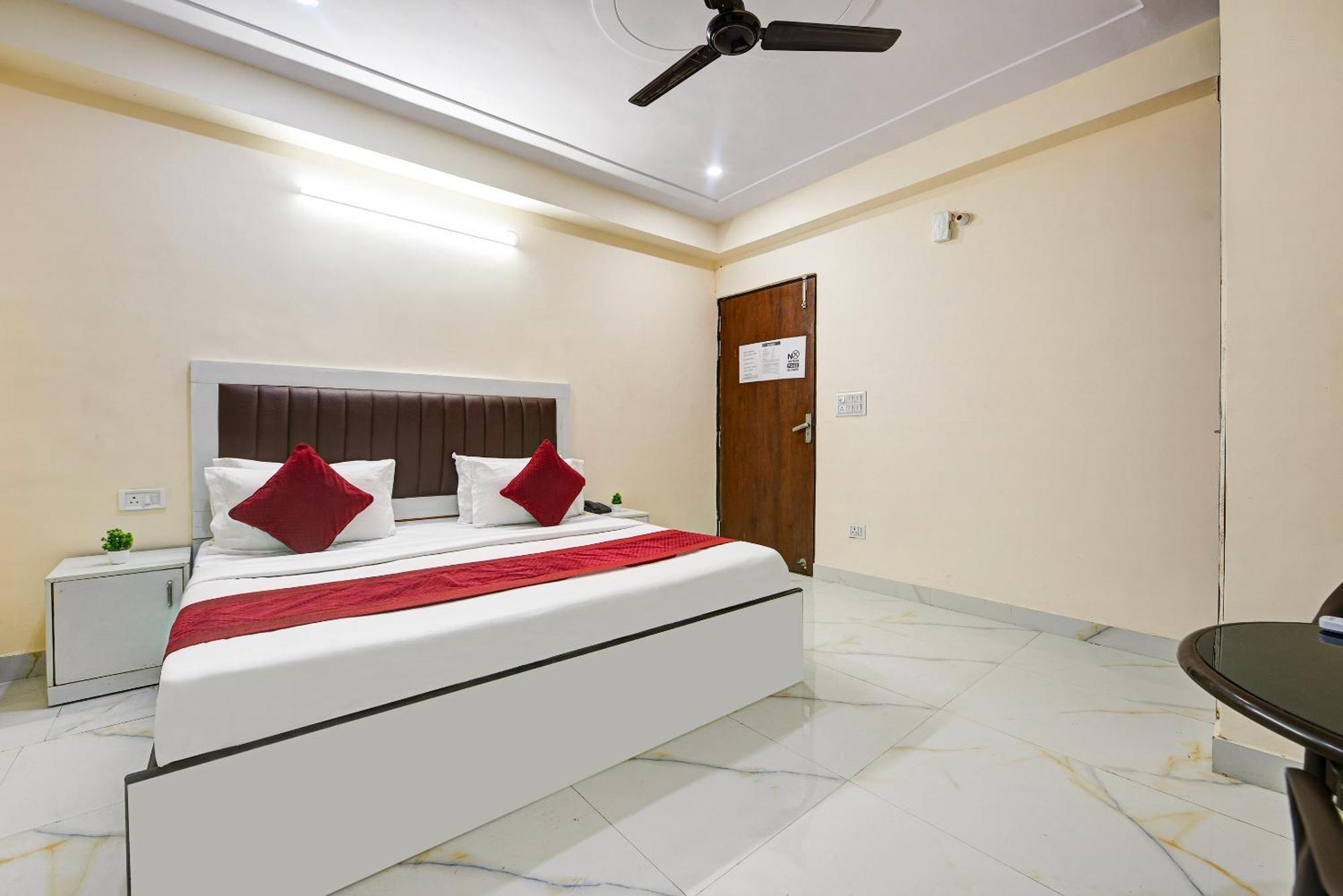 Hotel Krishna Tower Delhi  Exterior photo